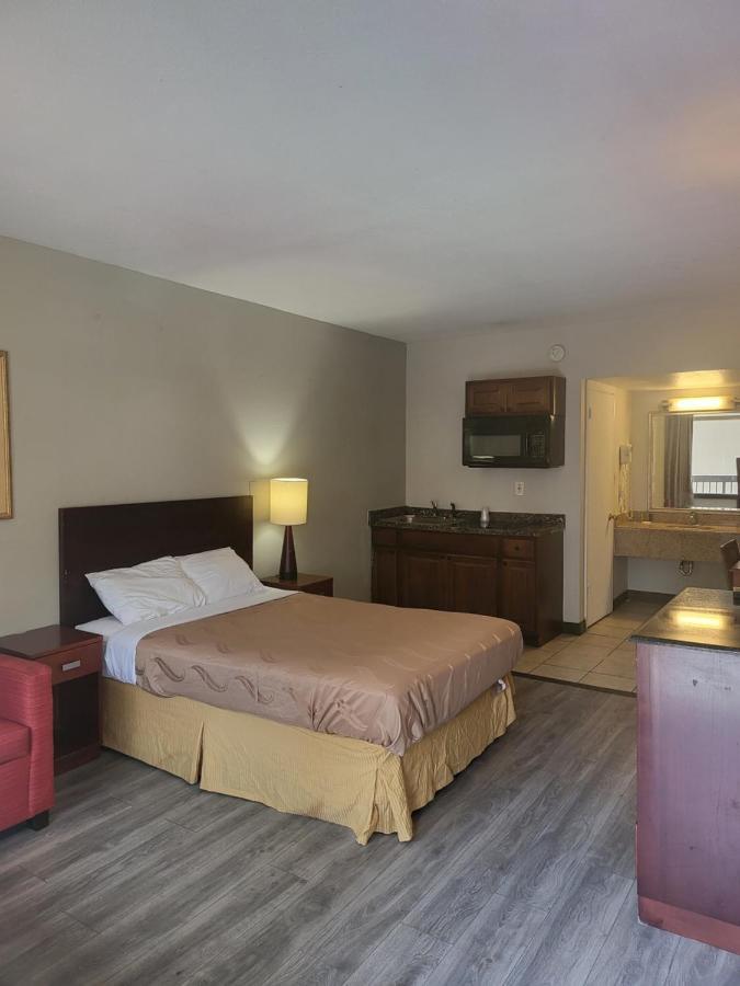 Baymont By Wyndham Williamsburg Hotel Kültér fotó